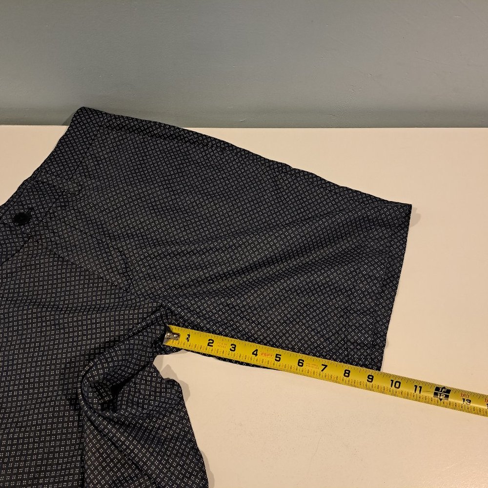 Banana Republic Men's 30"x9" Aiden Short - Picture 13 of 14